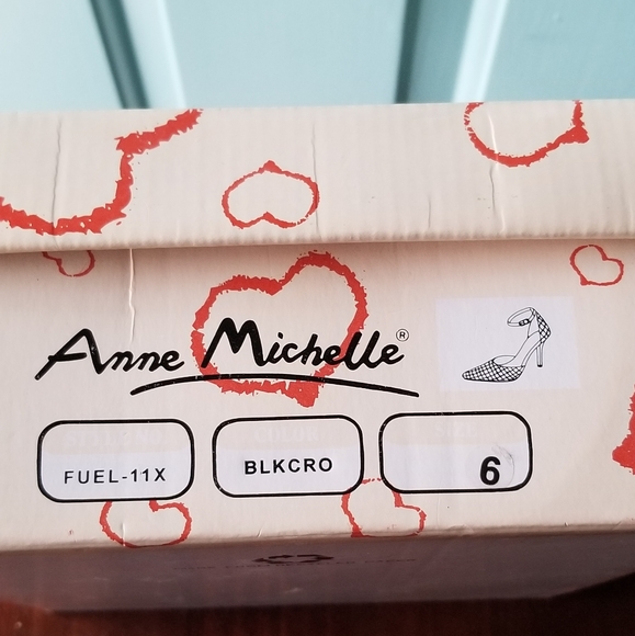 Anne Michelle Fuel-11X Patent Heels - Picture 6 of 6